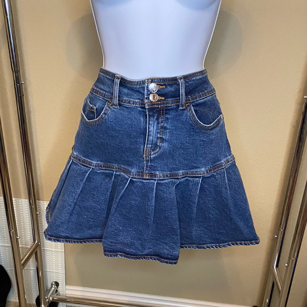 Wild Fable size 4 denim pleated skirt